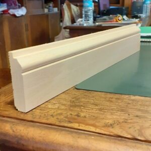 Battiscopa  in legno grezzo
